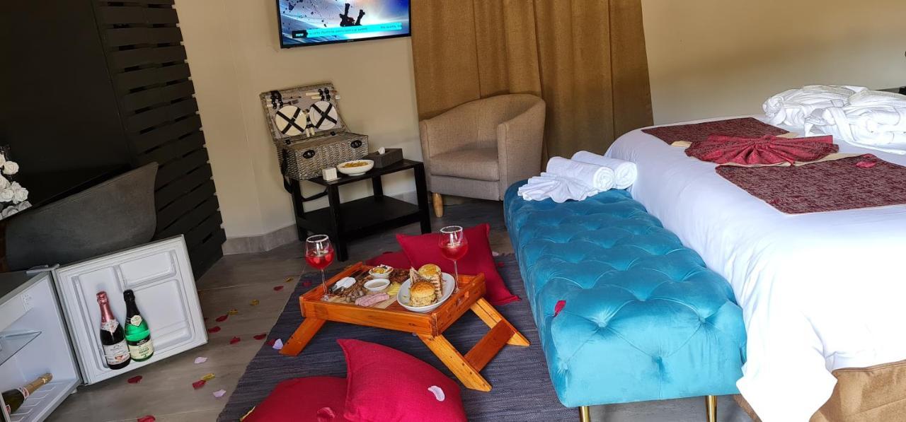 Phoenix Aurora Gaborone Extérieur photo