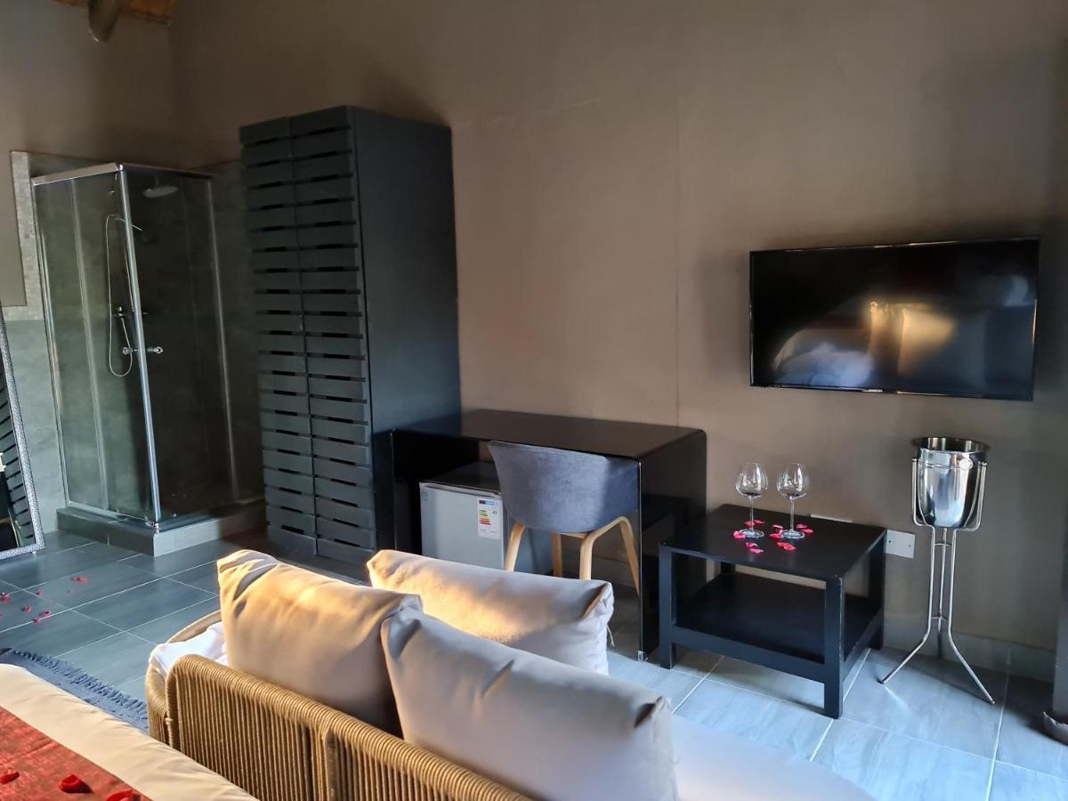 Phoenix Aurora Gaborone Extérieur photo