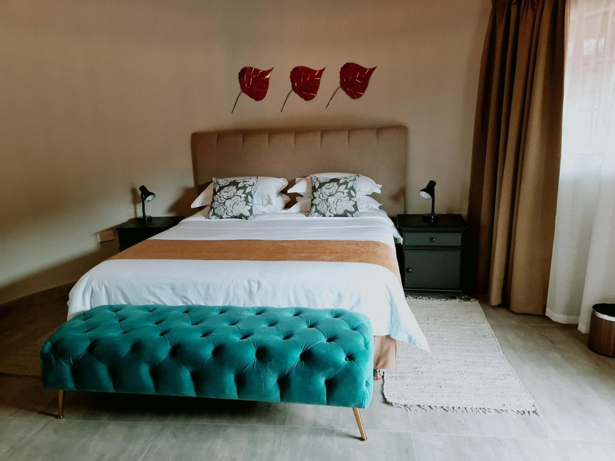 Phoenix Aurora Gaborone Extérieur photo