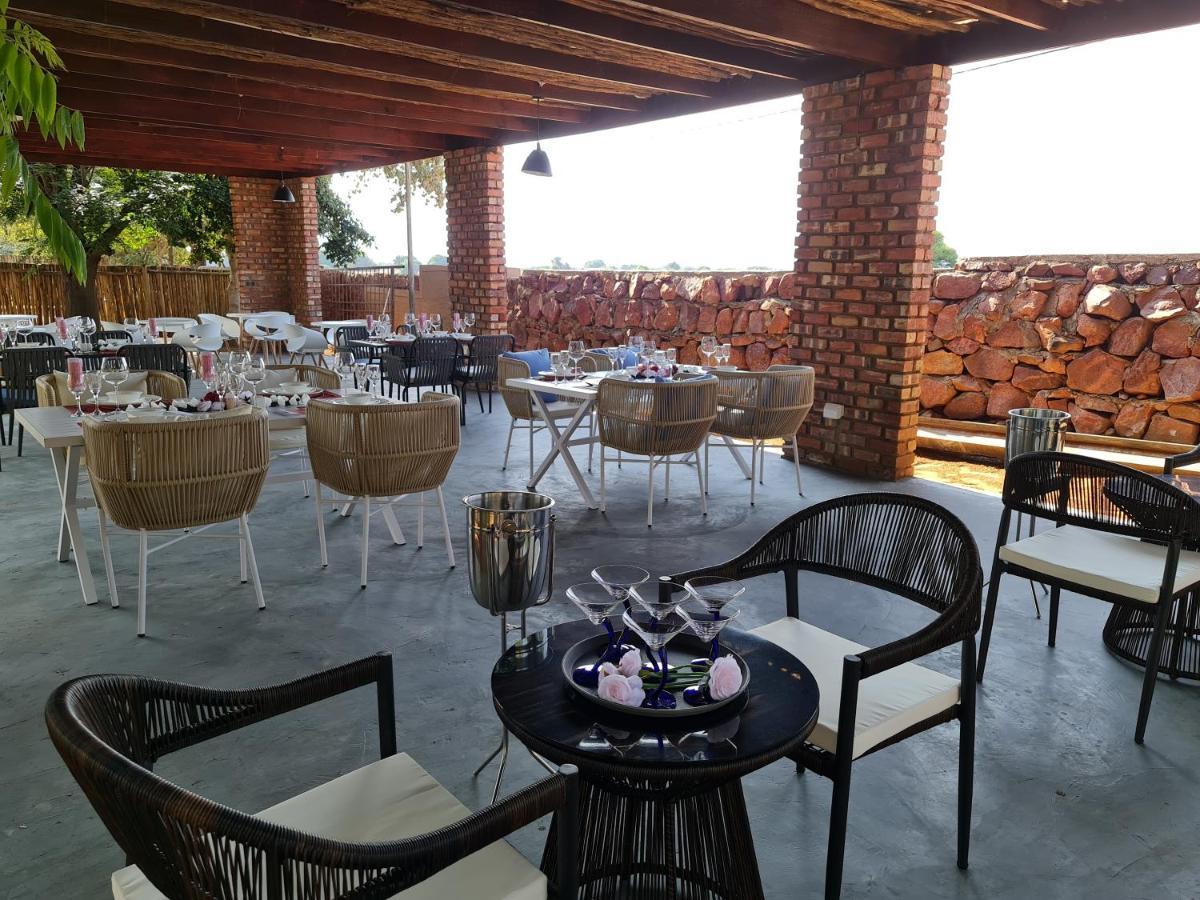 Phoenix Aurora Gaborone Extérieur photo