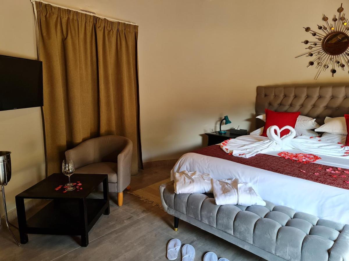 Phoenix Aurora Gaborone Extérieur photo