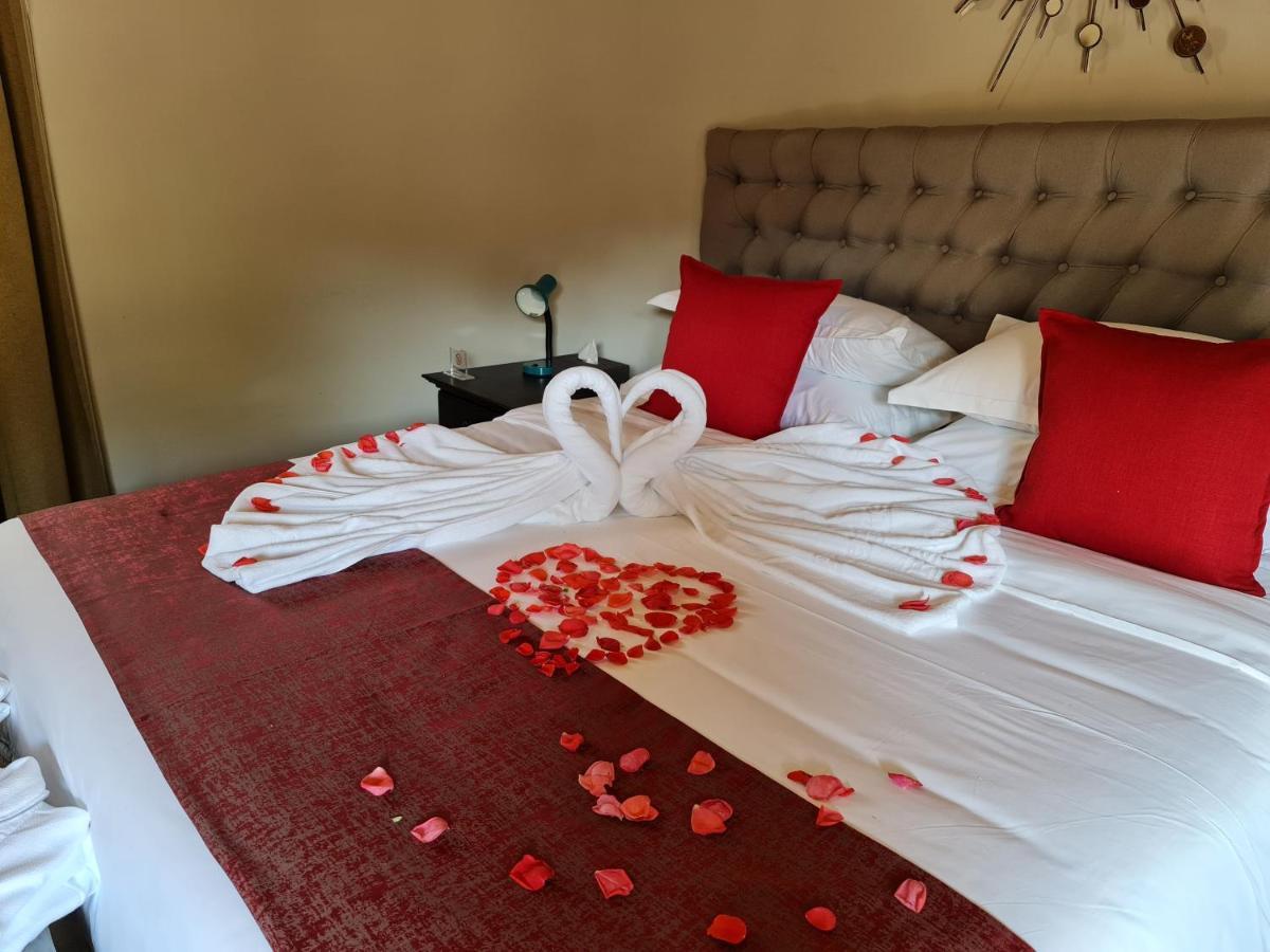 Phoenix Aurora Gaborone Extérieur photo